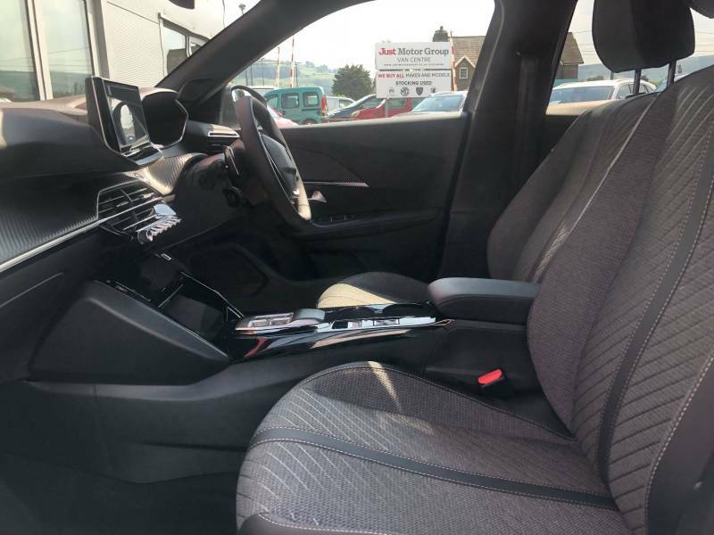 Peugeot 2008 Allure Premium Grey #16