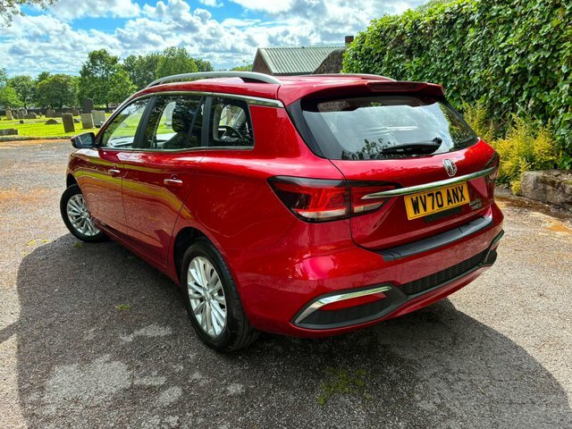 MG MG5 Excite Red #70
