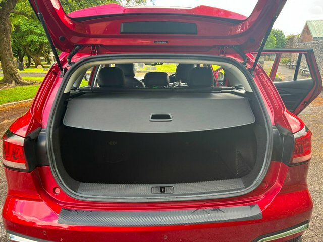 MG MG5 Excite Red #17
