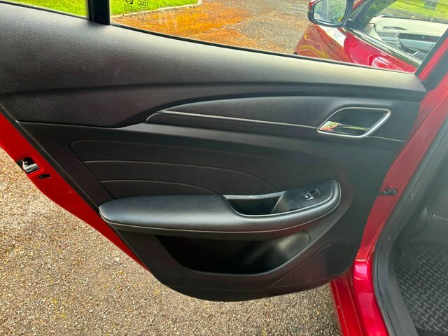 MG MG5 Excite Red #14