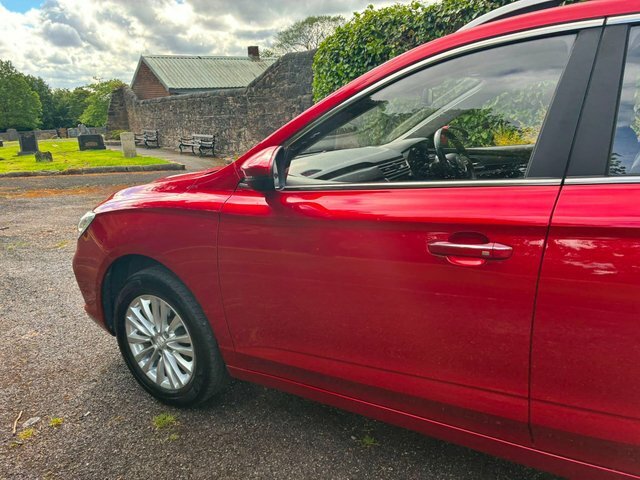 MG MG5 Excite Red #66