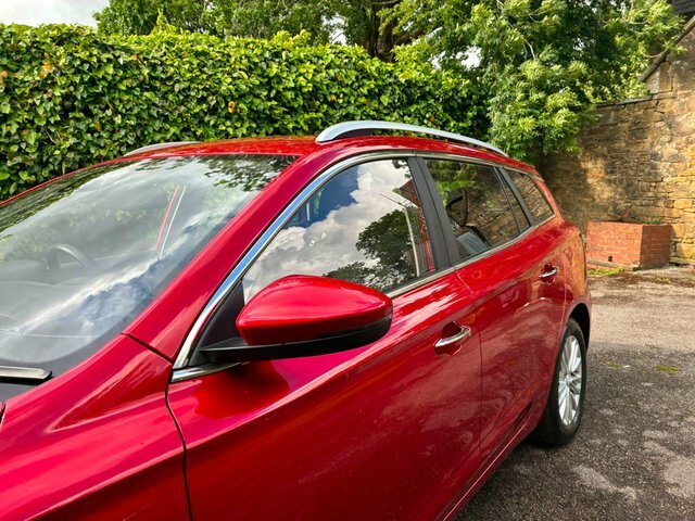 MG MG5 Excite Red #58