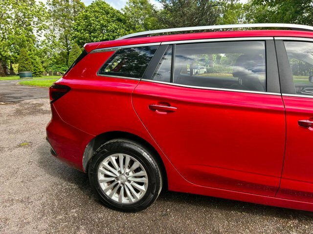 MG MG5 Excite Red #85