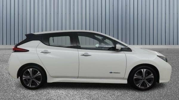 Nissan Leaf 40Kwh N-connecta White #5