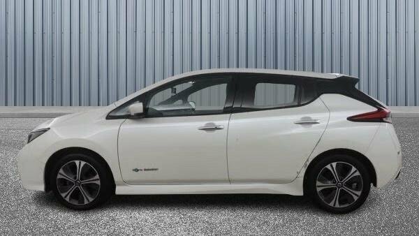 Nissan Leaf 40Kwh N-connecta White #6