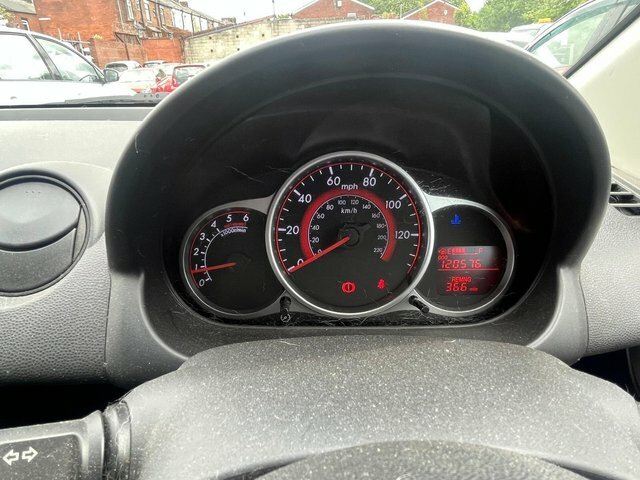 Mazda 2 Sport White #9