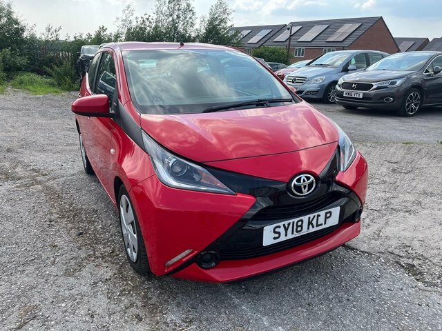 Toyota Aygo 1.0 Vvt-i X-play Euro 6 Red