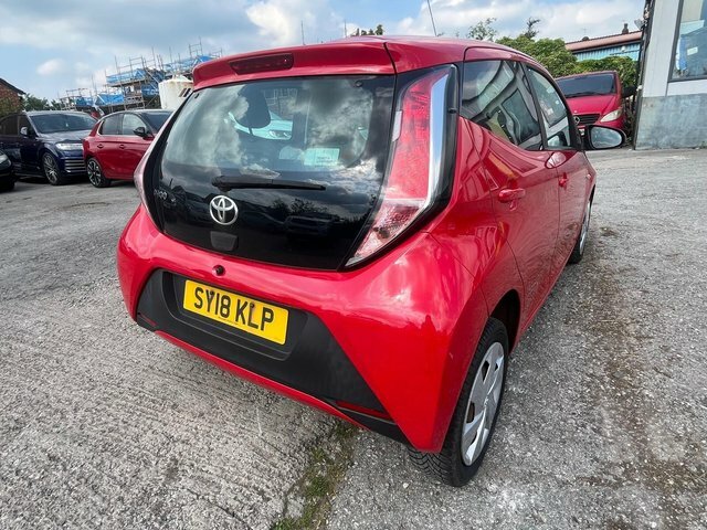 Toyota Aygo 1.0 Vvt-i X-play Euro 6 Red #6
