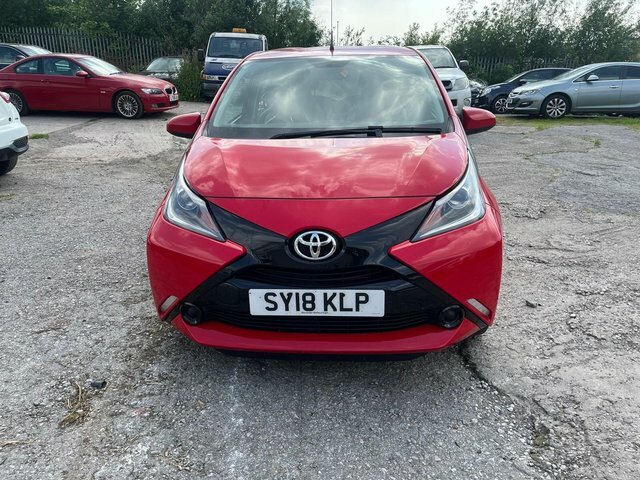 Toyota Aygo 1.0 Vvt-i X-play Euro 6 Red #2