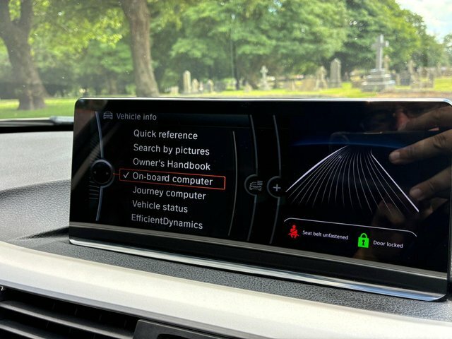 BMW 3 Series 318D Se 4-Door Black #40
