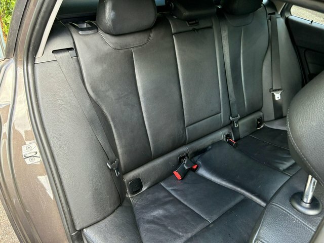 BMW 3 Series 318D Se 4-Door Black #20