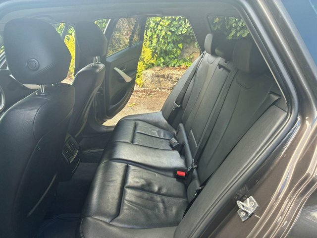 BMW 3 Series 318D Se 4-Door Black #15