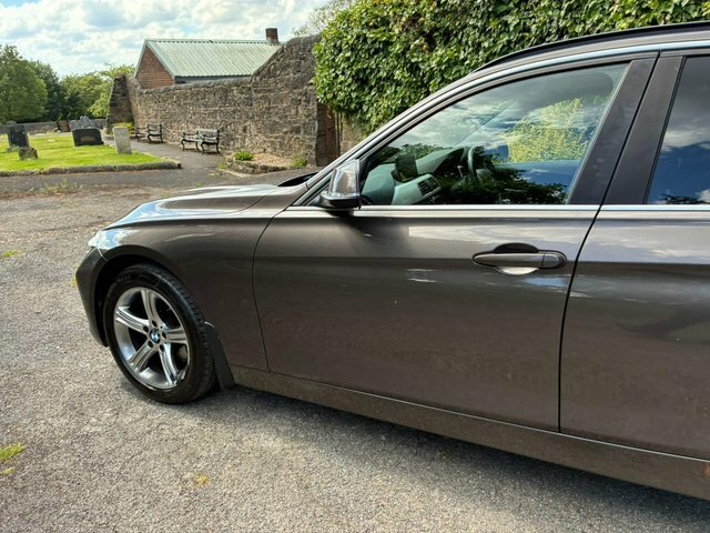 BMW 3 Series 318D Se 4-Door Black #71