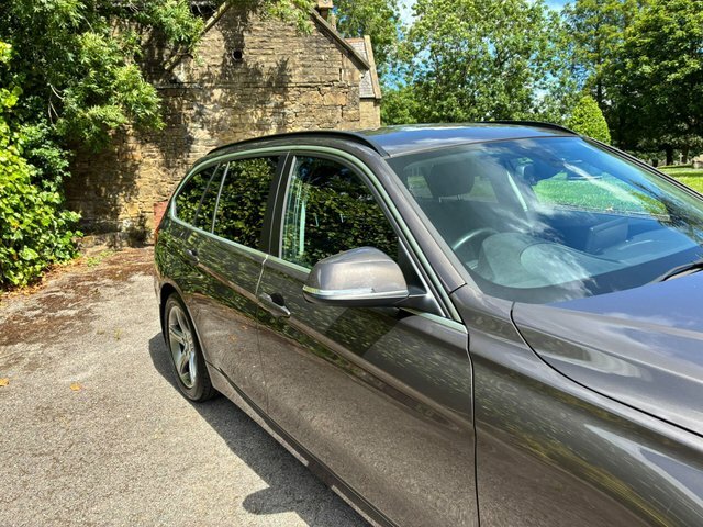 BMW 3 Series 318D Se 4-Door Black #57