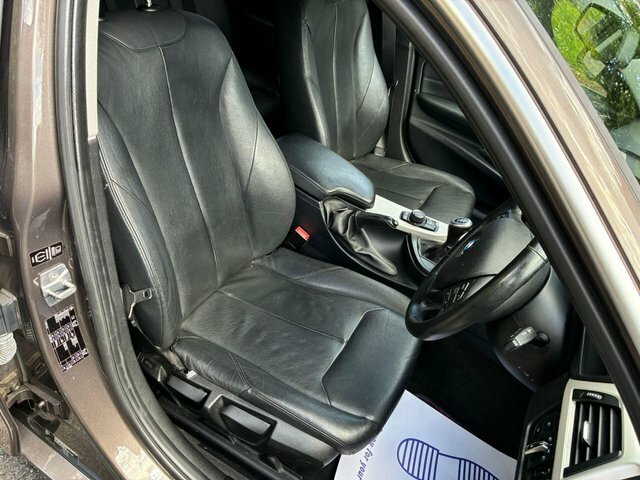 BMW 3 Series 318D Se 4-Door Black #23