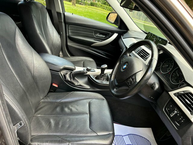 BMW 3 Series 318D Se 4-Door Black #24