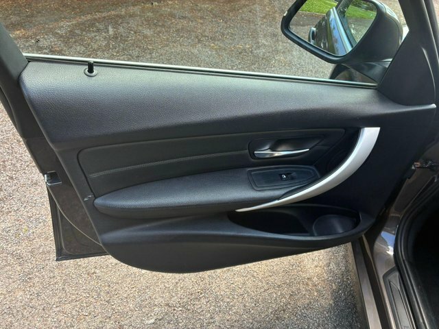 BMW 3 Series 318D Se 4-Door Black #10