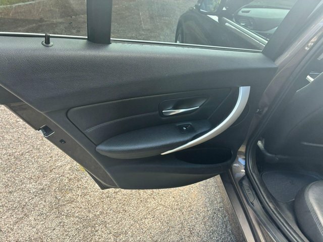 BMW 3 Series 318D Se 4-Door Black #14
