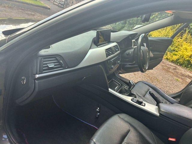 BMW 3 Series 318D Se 4-Door Black #11