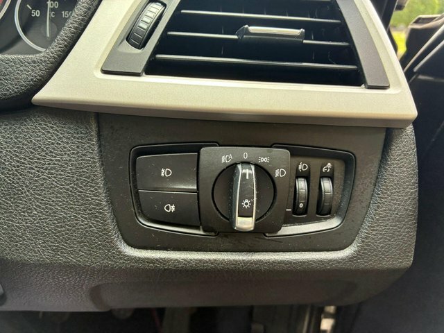 BMW 3 Series 318D Se 4-Door Black #33