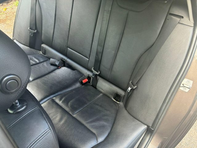 BMW 3 Series 318D Se 4-Door Black #16