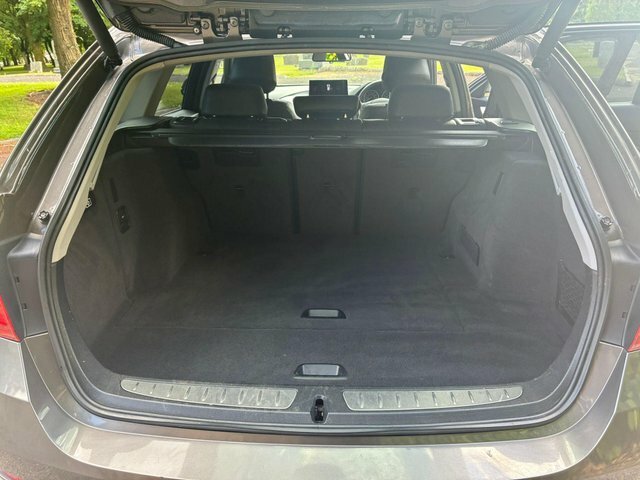 BMW 3 Series 318D Se 4-Door Black #18