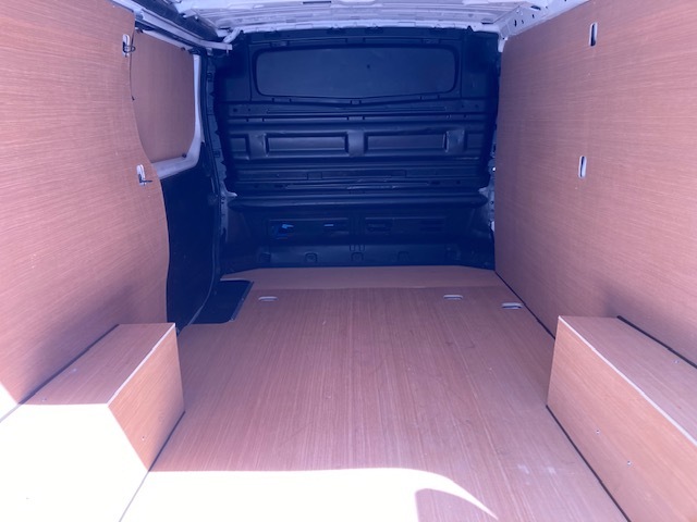 Renault Trafic Mpv NU72TGV White #5