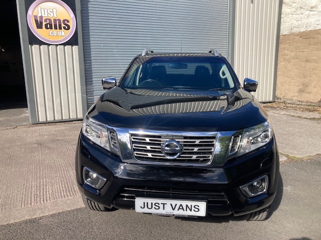 Nissan Navara Suv Black #2