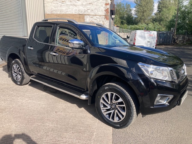 Nissan Navara Suv Black