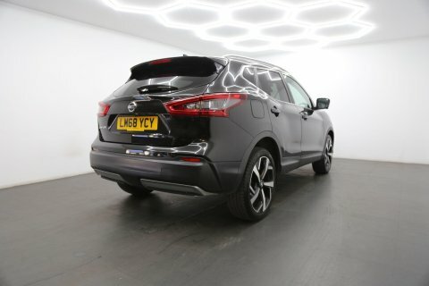 Nissan Qashqai 1.3 Dig-t Tekna LM68YCY Black #4