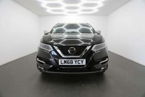 Nissan Qashqai 1.3 Dig-t Tekna LM68YCY Black #2
