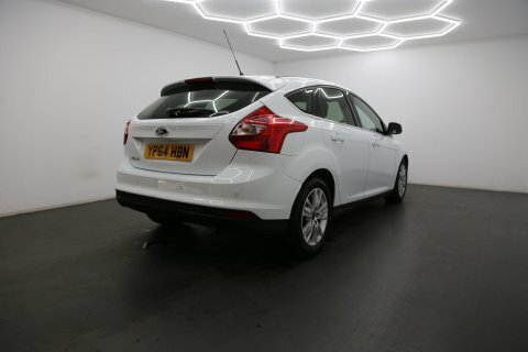 Ford Focus 1.6 Titanium Navigator YP64HBN White #4