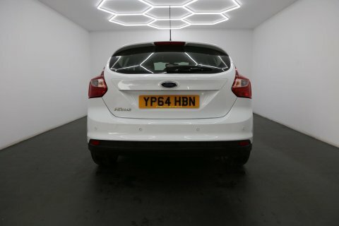 Ford Focus 1.6 Titanium Navigator YP64HBN White #5