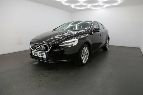 Volvo V40 2.0 T2 Inscription SH18GXP Black #3