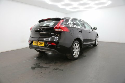Volvo V40 2.0 T2 Inscription SH18GXP Black #4