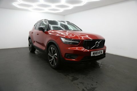 Volvo XC40 2.0 D4 First MH18WYM Red