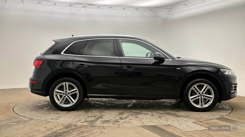 Audi Q5 40 Tdi Quattro S Line S Tronic Black #2