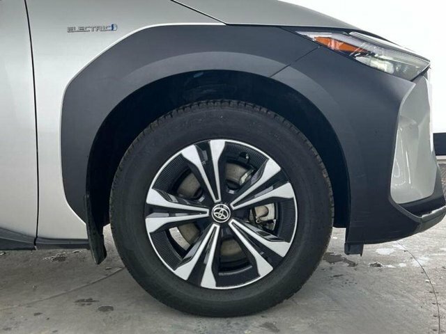 Toyota bZ4X Vision Silver #2