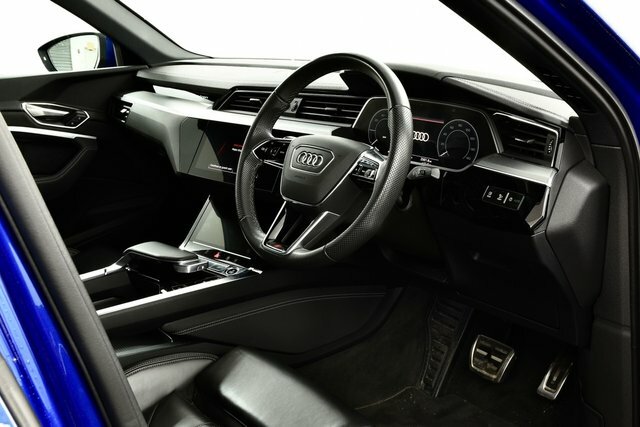 Audi Q8 e tron 3L Black Edition Black #6