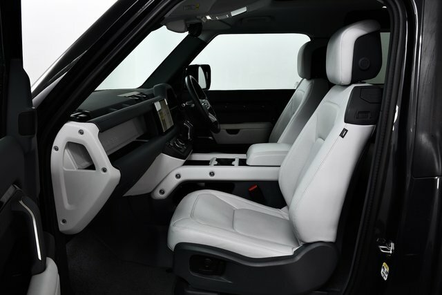 Land Rover Defender 90 3.0 D350 X-dynamic Hse 90 Black #2