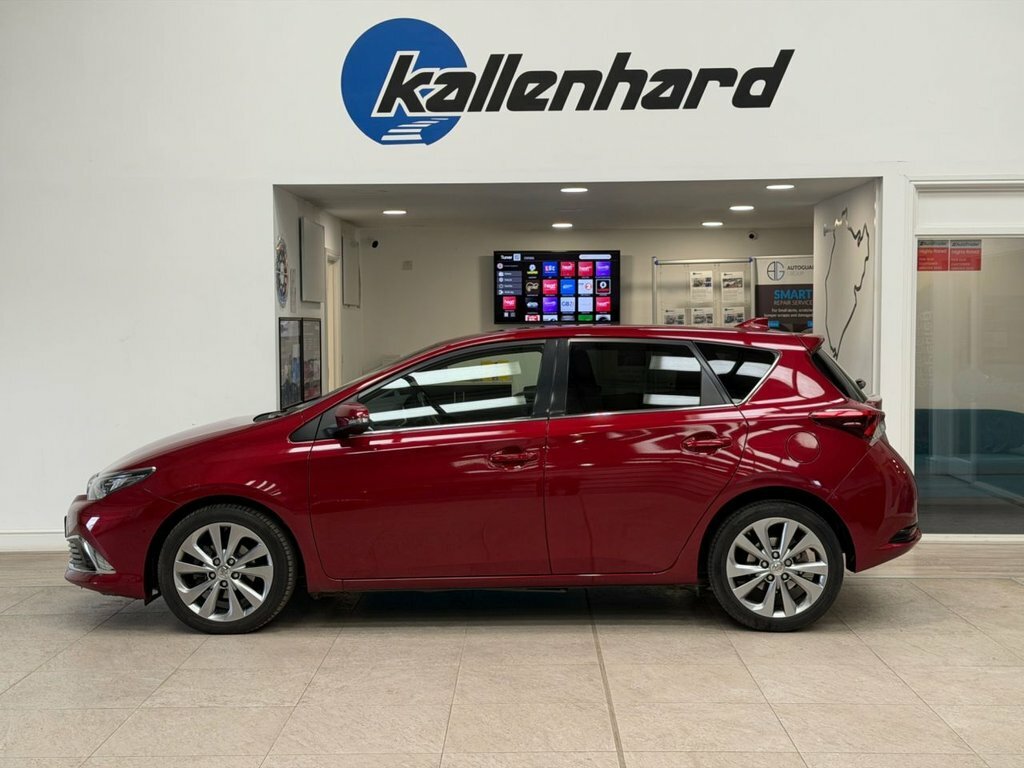 Toyota Auris Hatchback Red
