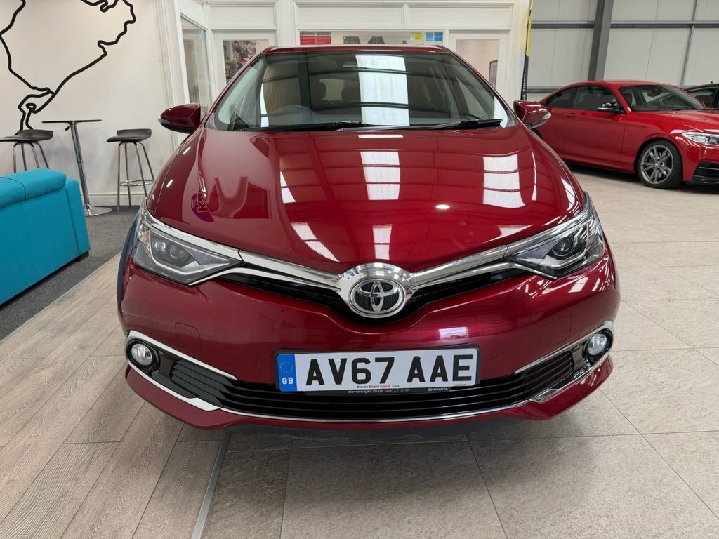 Toyota Auris Hatchback AV67AAE Red #4