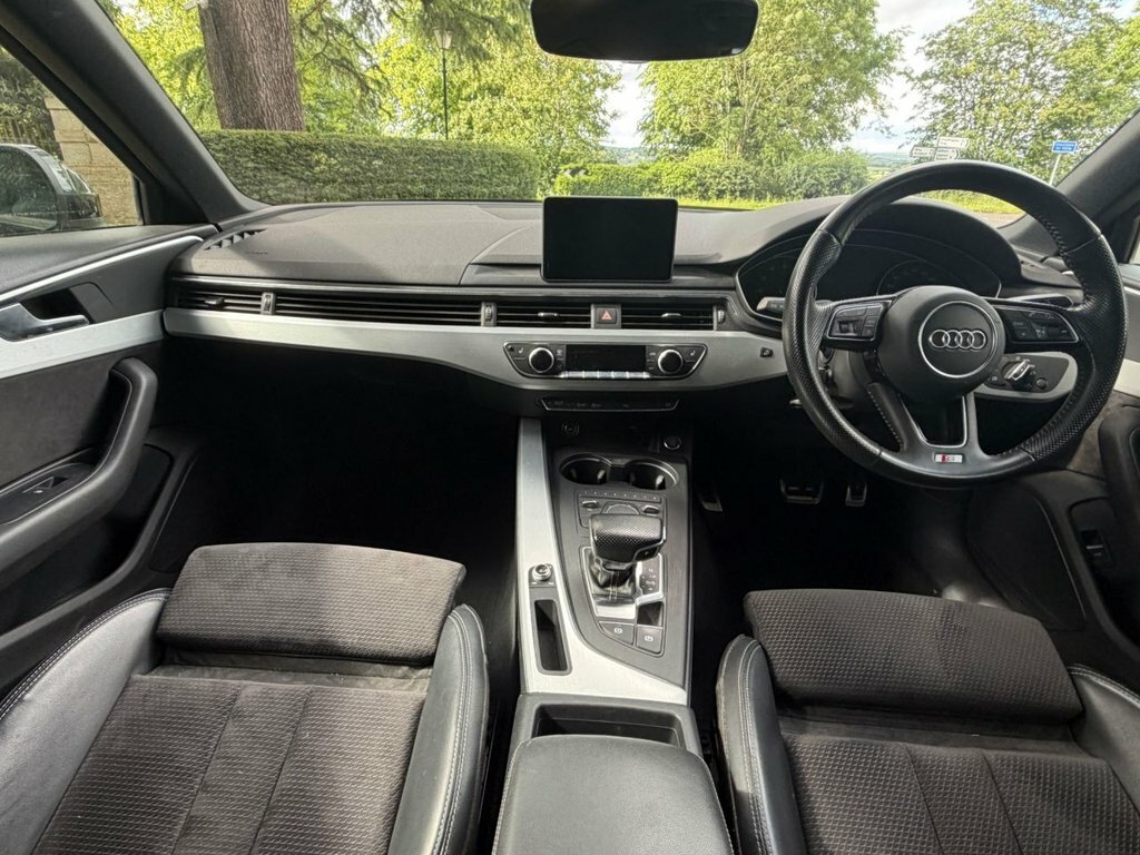 Audi A4 2L S Line Black #4