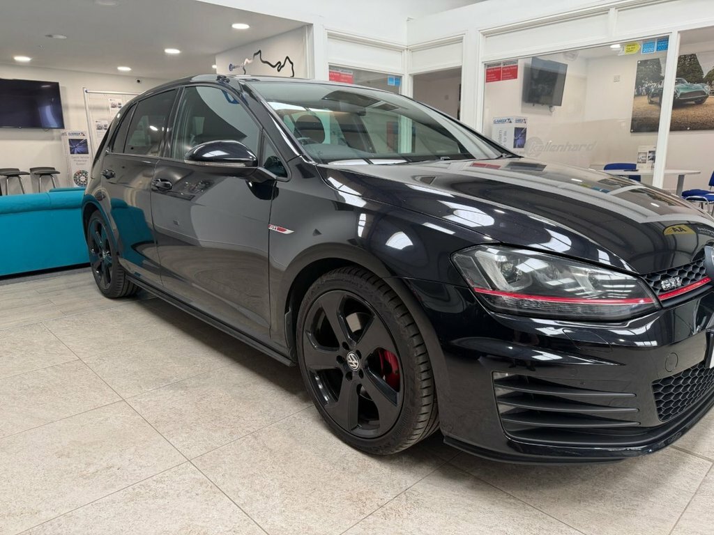 Volkswagen Golf 2L Gti Black #2