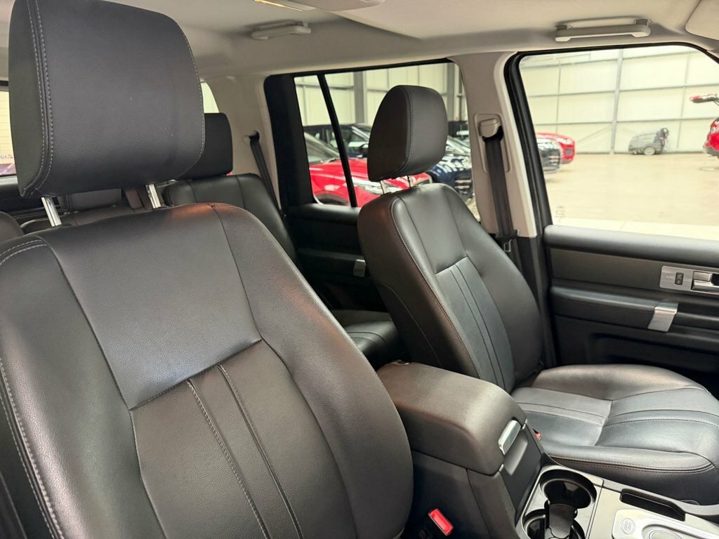 Land Rover Discovery 4 3L Graphite White #3