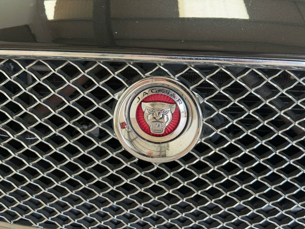 Jaguar XJ 3.0D V6 Portfolio Black #31