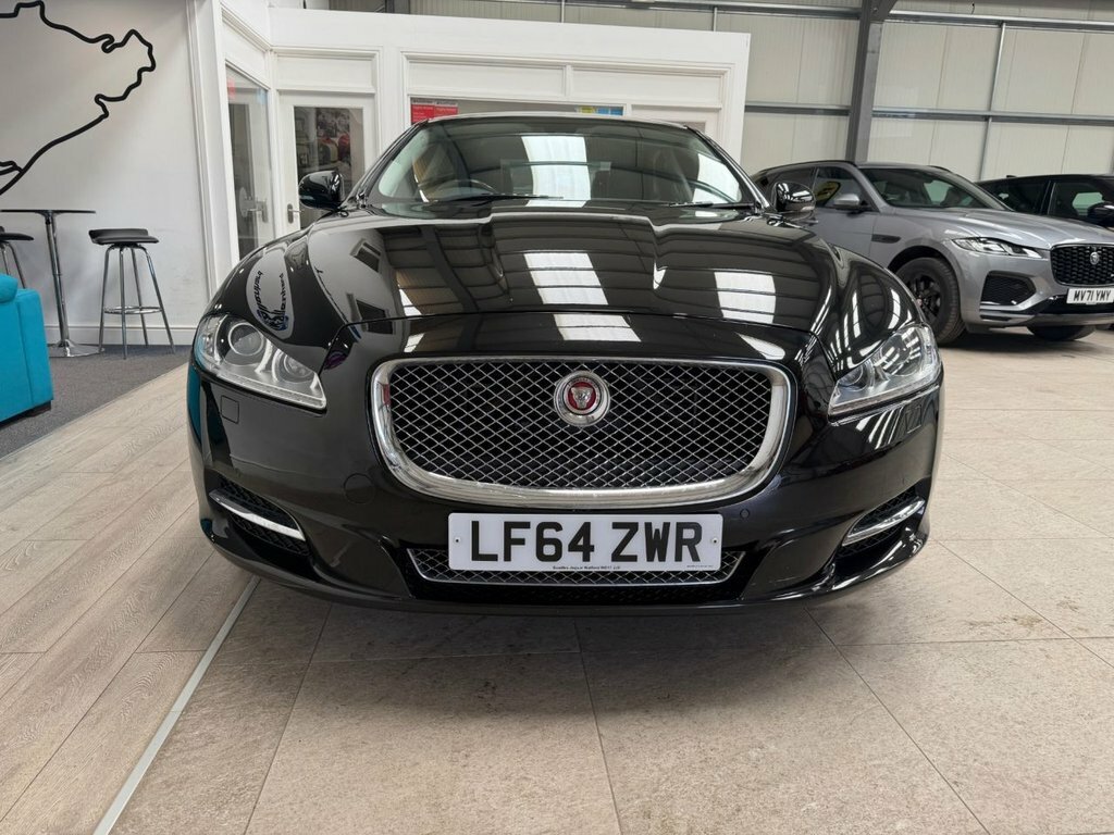 Jaguar XJ 3L Premium Luxury Black #4
