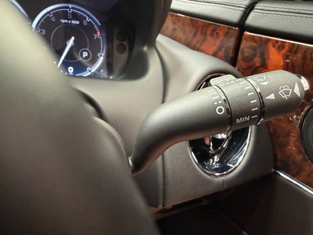 Jaguar XJ 3.0D V6 Portfolio Black #27