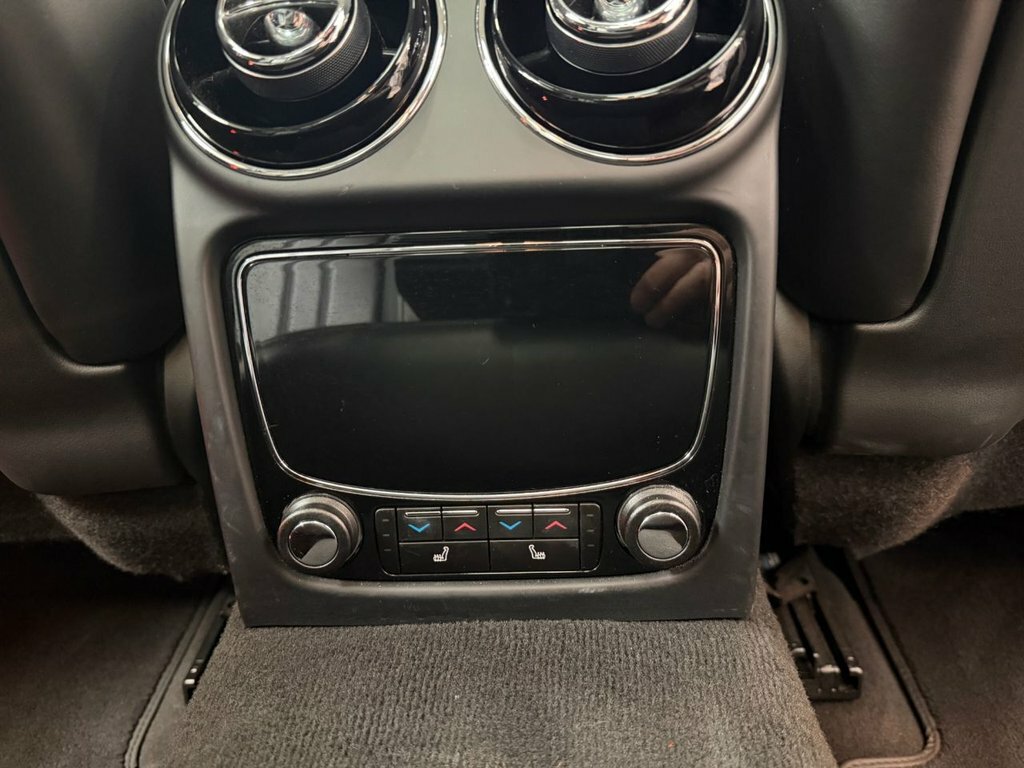 Jaguar XJ 3.0D V6 Portfolio Black #37