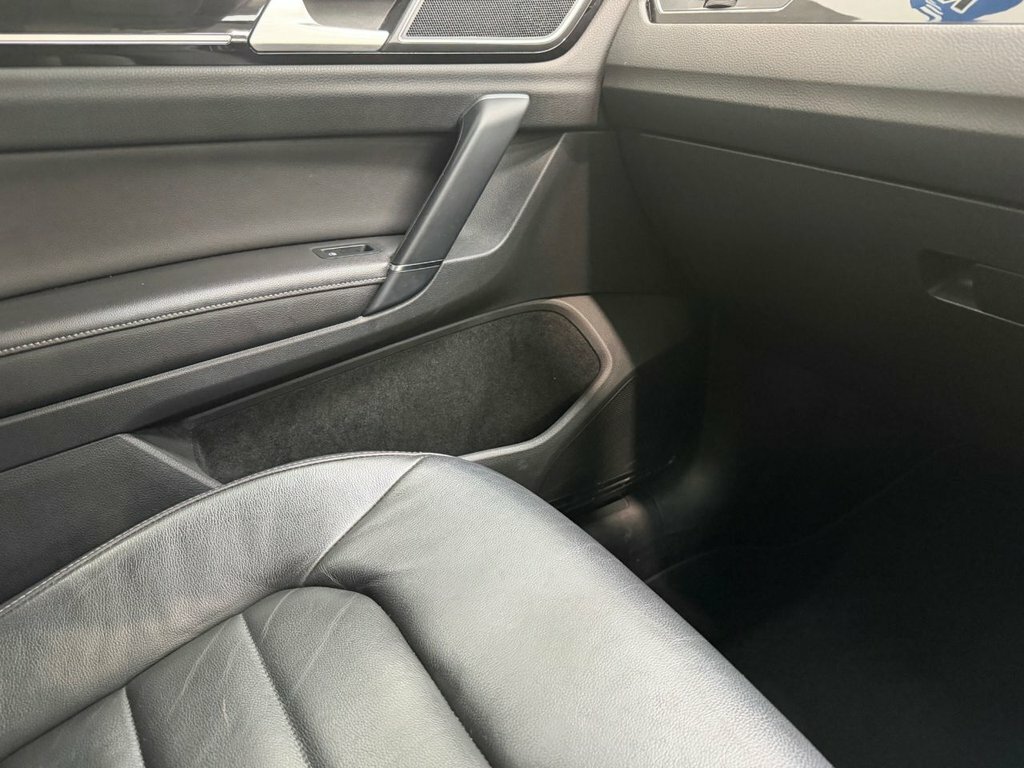 Volkswagen Golf SV 2L Se Black #32